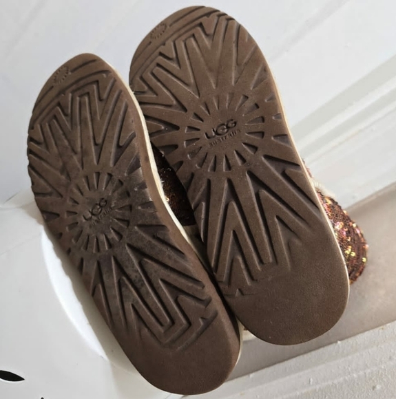 Ugg Classic Short Sparkles Sequined Brown Silver Furlined Boot Women's Size 9🌴 - Picture 8 of 8